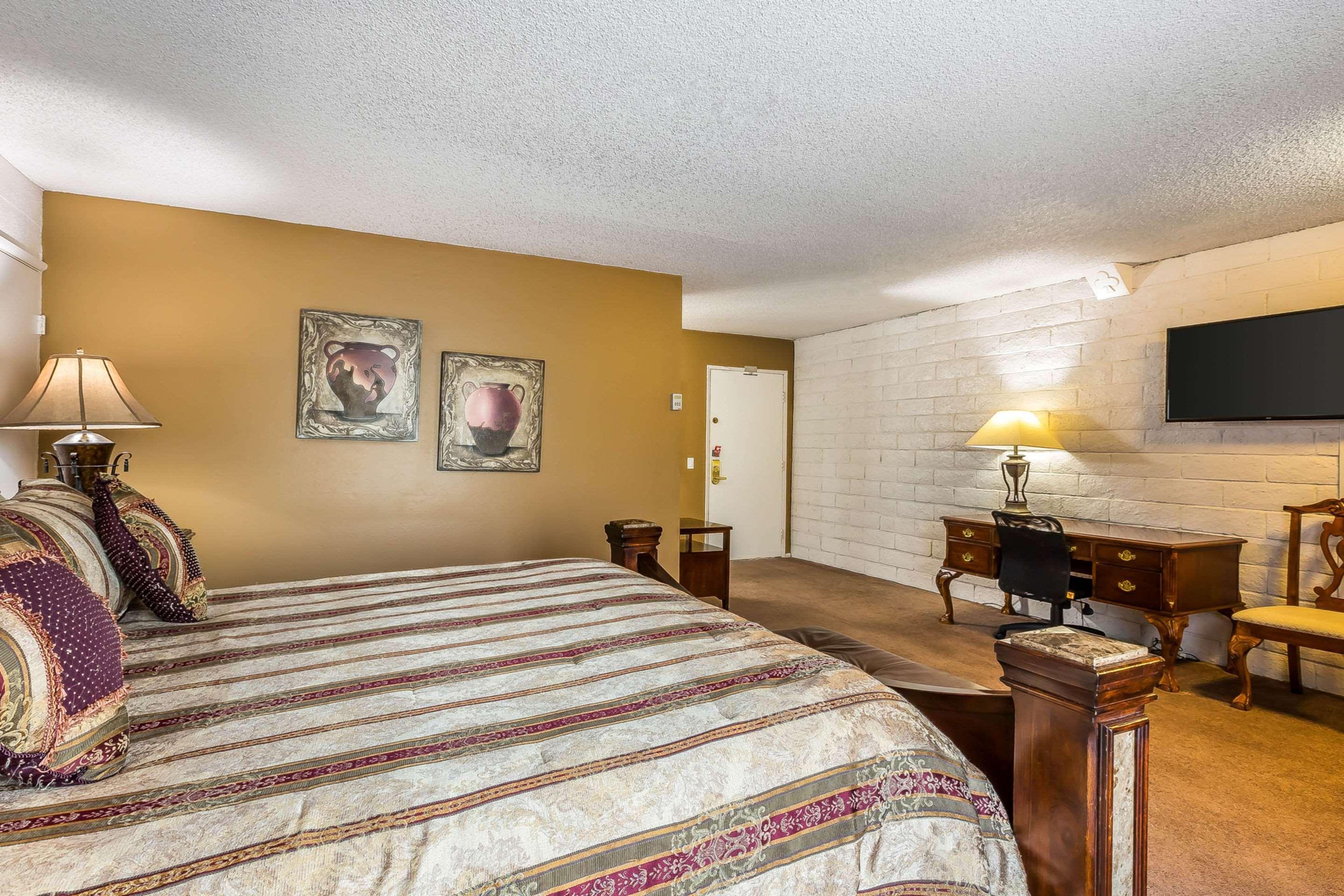 Econo Lodge Lake Elsinore Casino Zewnętrze zdjęcie